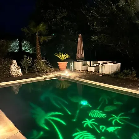 Vila Julien, Prox Saint-tropez