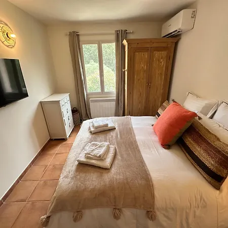 Vila Julien, Prox Saint-tropez