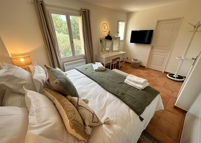Julien, Prox Saint-tropez *