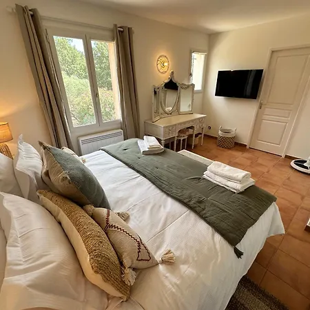 Julien, Prox Saint-tropez *